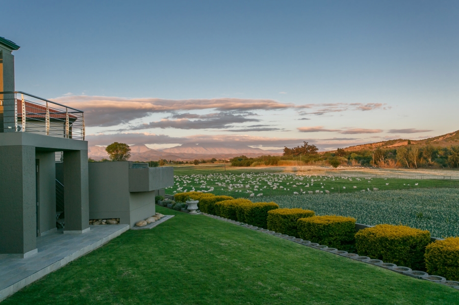 5 Bedroom Property for Sale in Oewersig Western Cape